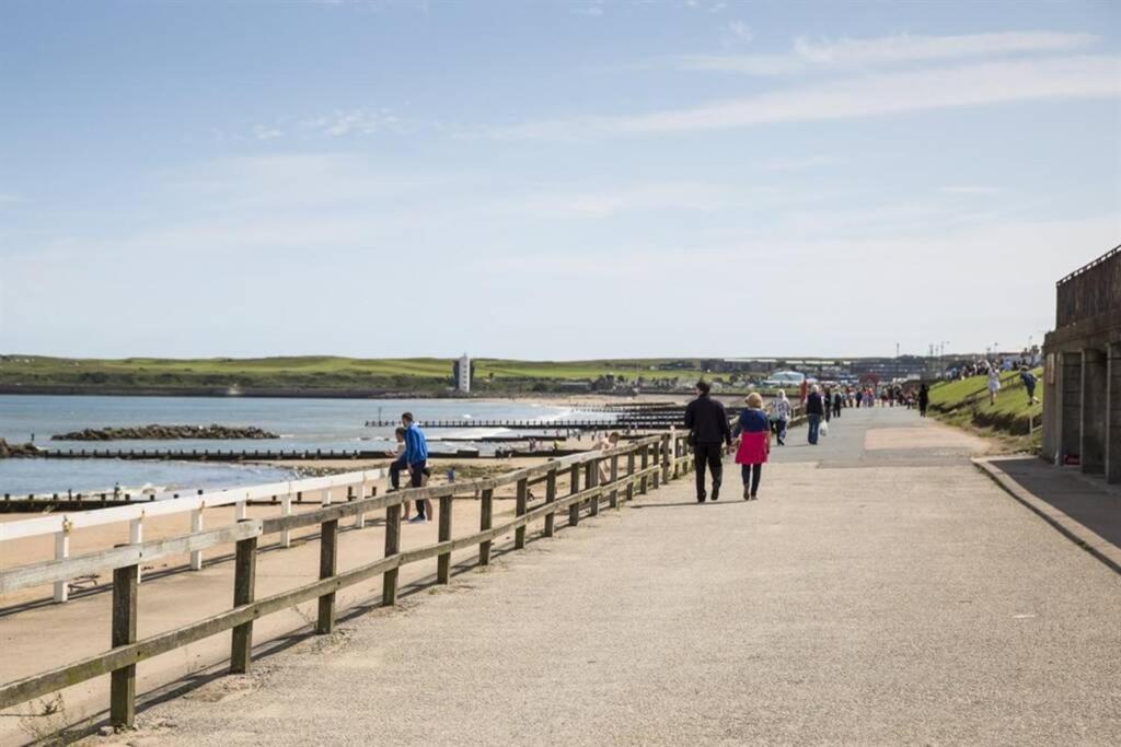 Lovely 2 Bed Apartment Close To Aberdeen Beach! Extérieur photo
